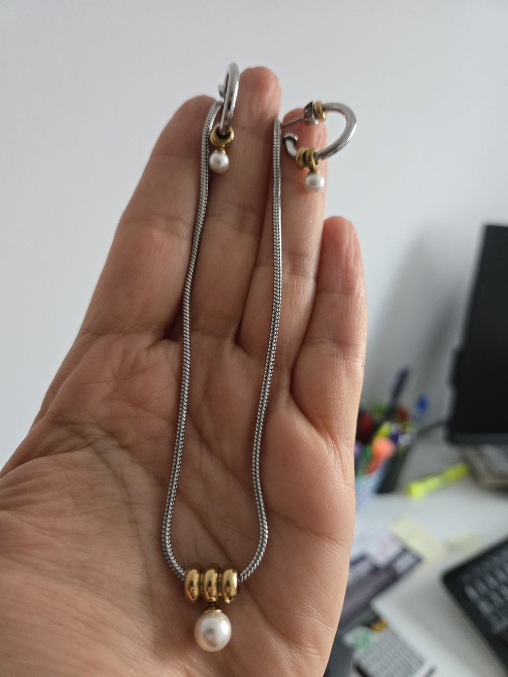 Mixed Metal Pearl Pendant Necklace and Earing in Silver and Gold